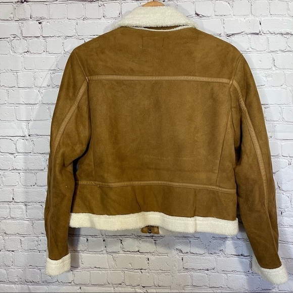 Universal Thread Faux Leather with Sherpa Trim size Medium - Picture 4 of 10